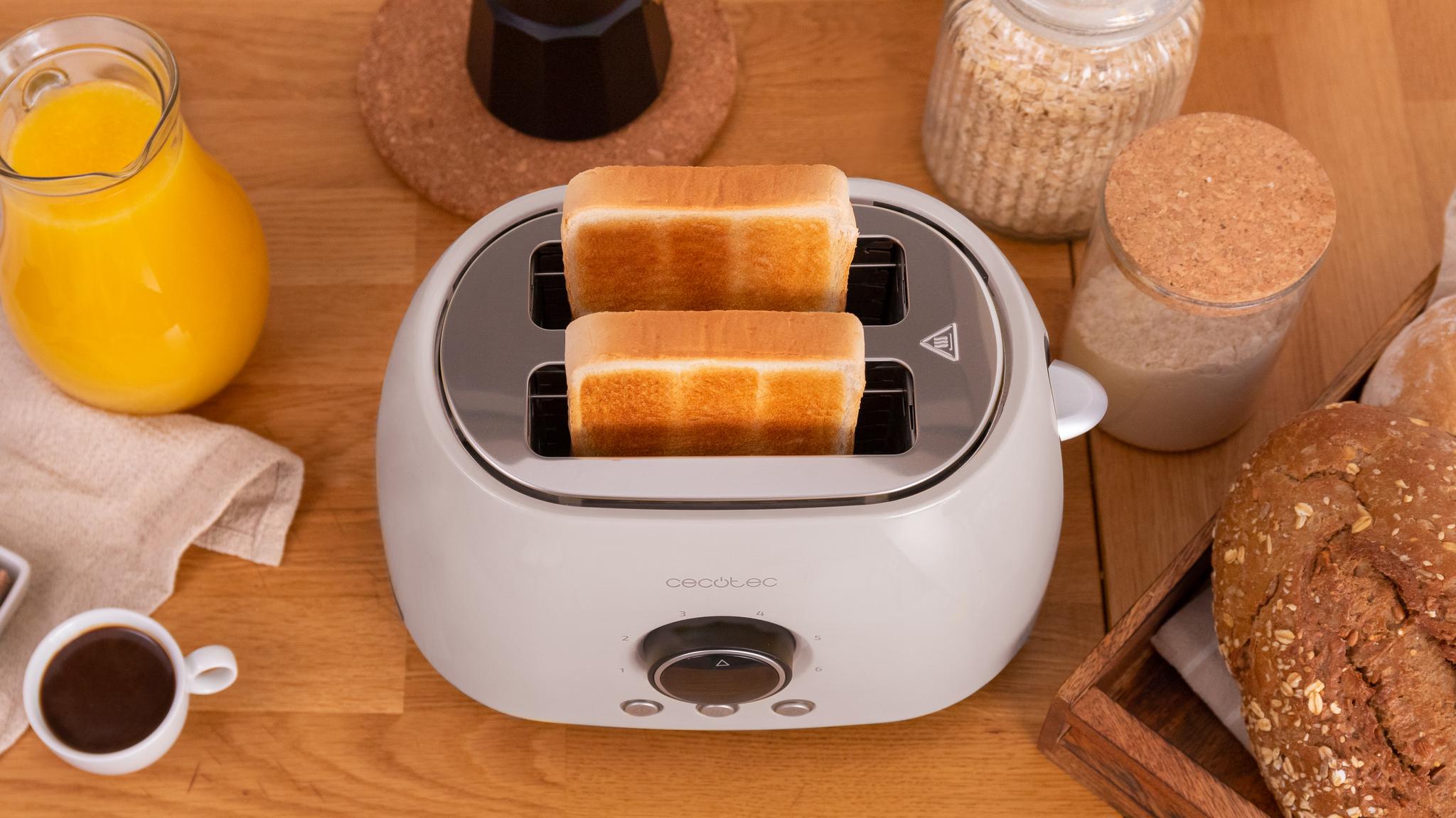 2 extra breite Schlitze von 3,8 cm: Für 2 Toasts.