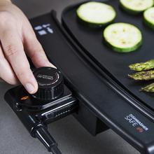 Black&Water 2500 - Plancha, gril électrique, revêtement antiadhésif, plateau ramasse-graisses et température réglable. Convient pour un nettoyage au lave-vaisselle.