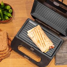 Rock'nToast 3in1 Square 2-Sandwich Maker mit Edelstahloberfläche, 800 W Leistung und 3 austauschbaren Platten mit RockStone Beschichtung.