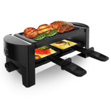 Cheese&Grill 3200 Pocket Máquina de raclette para 2 personas con grill de 320 W. Con estructura de diseño con acabados en acero inoxidable, botón de encendido y apagado, y placa de asar antiadherente con superficie de grill. Incluye 2 sartenes pequeñas antiadherentes y 1 espátula de madera.