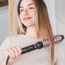 Bamba InstantCare Curly AirFlow Lockenbürste mit Heißluft und keramikbeschichteter Heizplatte. 34 mm Zylinder mit Drehfunktion in beide Richtungen und einstellbarer Temperatur.