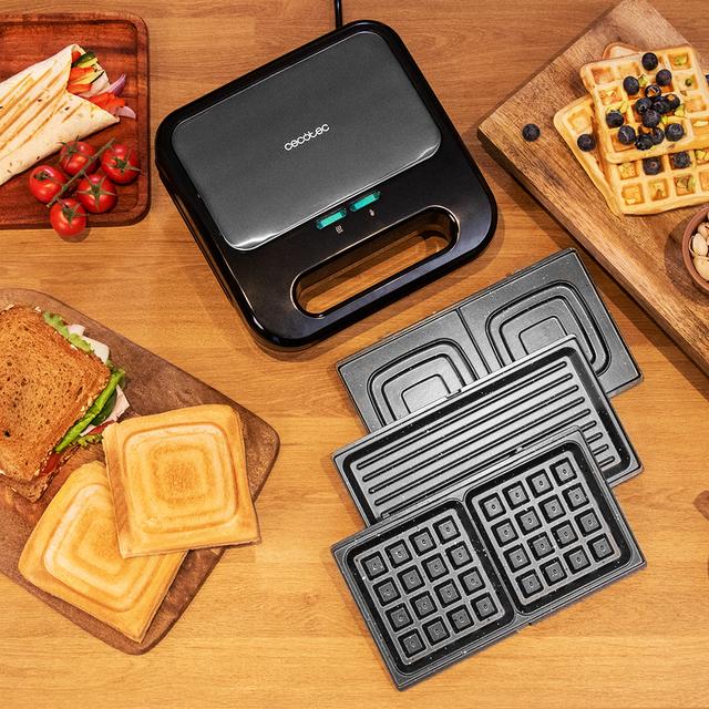 Rock'nToast Deep 3in1 Sandwichera grill gofrera con capacidad para dos sandwiches con rellenos generosos y 3 pares de placas desmontables.