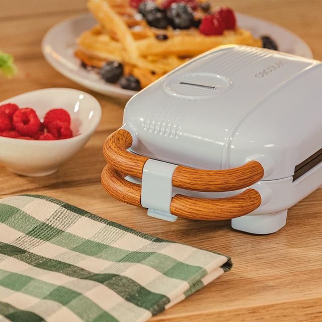 Rock'nToast Retro One Blue Sandwichera con estilo retro con capacidad para un sandwich y 3 pares de placas desmontables.