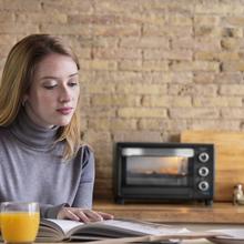 Bake&Toast 2300 Black Forno tostapane elettrico multifunzione da tavolo, capacità 23 litri e doppia porta in vetro.