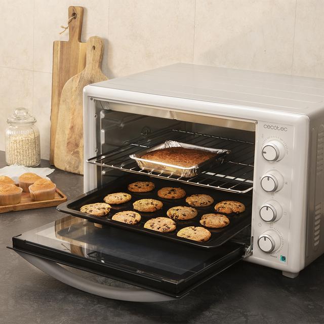 Bake&Toast 6090 White Gyro-Tischbackofen mit 60 Liter Fassungsvermögen, 12 kombinierbaren Funktionen, hoher Leistung von 2200W und mit Innenbeleuchtung.