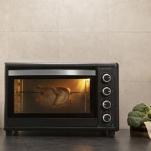 Forno da tavolo Bake&Toast 6090 Black Gyro con una grande capacità di 60 litri, 12 funzioni combinabili, grande potenza di 2200W e girarrosto.