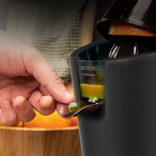 EssentialVita PowerFresh 1000 Black Elektrischer Arm-Entsafter mit 1000 W, Gehäuse und Filter aus Edelstahl, Soft Touch und zwei abnehmbaren Kegeln.