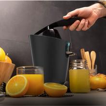 EssentialVita PowerFresh 1000 Black Elektrischer Arm-Entsafter mit 1000 W, Gehäuse und Filter aus Edelstahl, Soft Touch und zwei abnehmbaren Kegeln.