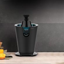 EssentialVita PowerFresh 1000 Black Elektrischer Arm-Entsafter mit 1000 W, Gehäuse und Filter aus Edelstahl, Soft Touch und zwei abnehmbaren Kegeln.