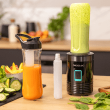 Power Titanium 350 EasyGo Mixeur pour smoothies avec bouteille portable, 4 lames avec revêtement en titane noir et 350 W.