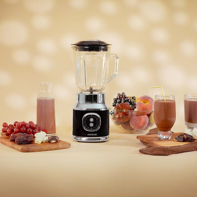 RetroTwist Black Mixeur-blender d'une puissance maximale de 800 W, avec 4 lames revêtues en titane noir et un bol d'une capacité de 1 L.