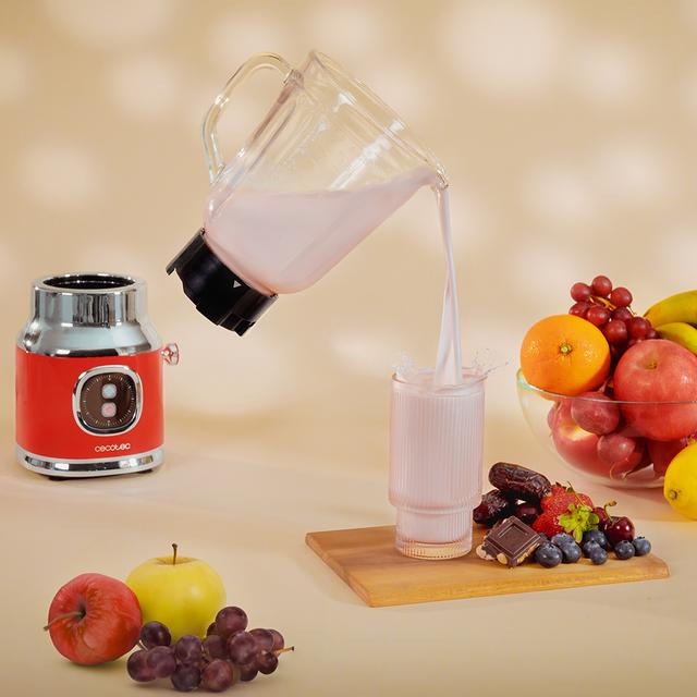 RetroTwist Red Mixeur-blender d'une puissance maximale de 800 W, avec 4 lames revêtues en titane noir et un bol d'une capacité de 1 L.