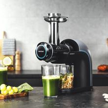 Extracteur de jus Juice&Live 2000 EasyClean. 150 W, filtre EasyClean, vitesse lente de 70 tr/min, régulateur de pulpe, 3 niveaux de pressage, bouchon anti-gouttes, tambour avec double sortie