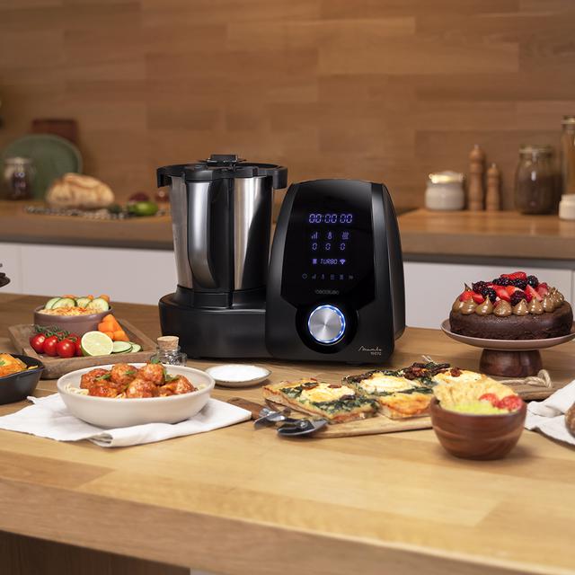 Robot de cuisine multifonction Mambo 10070 avec app, une cuillère MamboMix, balance intégrée, 30 fonctions, bol en acier inoxydable de 3,3 L qui convient pour le lave-vaisselle, panier, livre de recettes