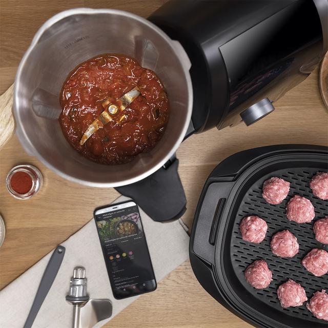 Robot de cuisine multifonction Mambo 10070 avec app, une cuillère MamboMix, balance intégrée, 30 fonctions, bol en acier inoxydable de 3,3 L qui convient pour le lave-vaisselle, panier, livre de recettes