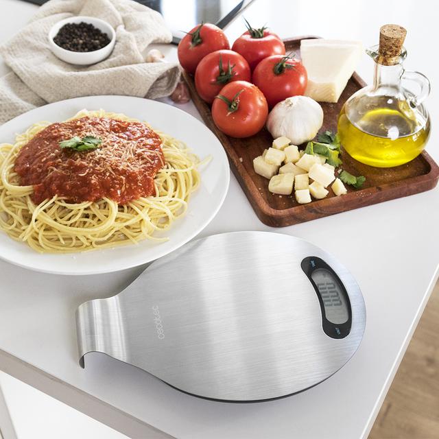 Cook Control 10400 Smart Healthy EasyHang. Báscula de cocina Digital de Acero Inoxidable, Capacidad máxima 8 kg, Precisión 1 g, Asa para colgar, Pantalla LCD, Diseño Extraplano