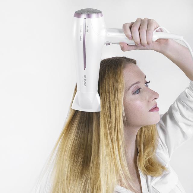 Secador de cabelo iónico Bamba IoniCare 5200 Aura, 2300W de potência, com iões reais e caudal elevado, função ar frio, 2 velocidades e 3 temperaturas