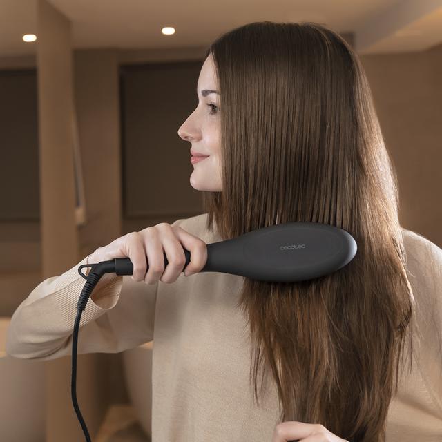 Brosse lissante Bamba InstantCare 900 PerfectBrush. Température réglable de 140 à 220 °C, revêtement en kératine et huile d'argan, générateur d'ions réels