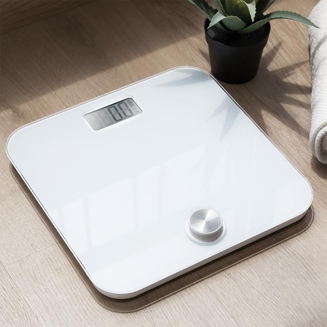 Surface Precision EcoPower 10000 Healthy. Balança de casa de banho com botão, superfície de vidro temperado de alta segurança e sensores de precisão