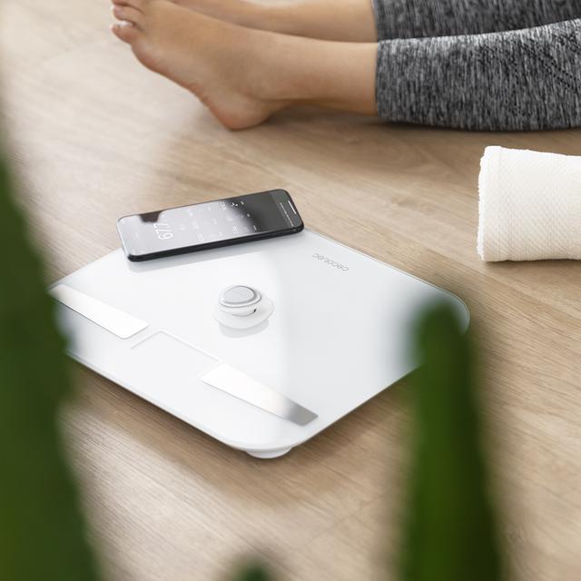 Surface Precision EcoPower 10200 Smart Healthy Personenwaage. Mit Druckknopf, Oberfläche aus gehärtetem Hochsicherheitsglas, Präzisionssensoren und App