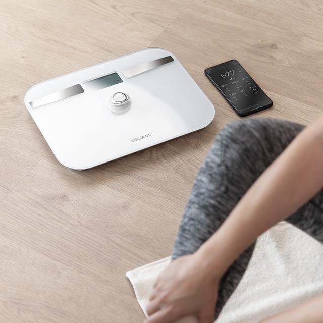 Pèse-personne Surface Precision EcoPower 10200 Smart Healthy. Avec bouton-poussoir, surface en verre trempé très sécurisée, capteurs de précision et app