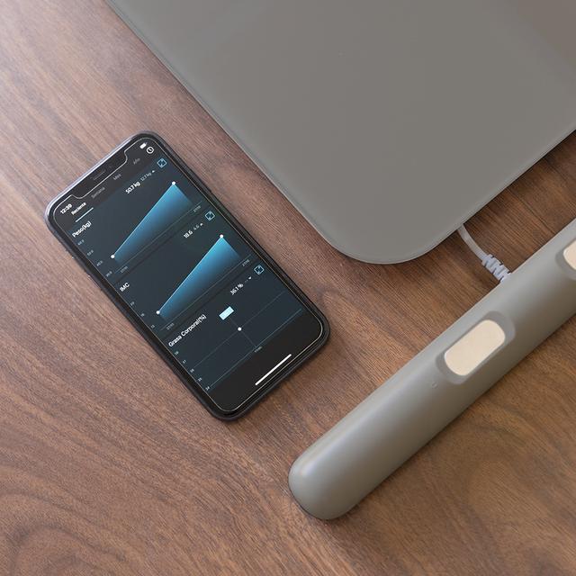 Pèse-personne Healthy Pro Dark Grey. Avec app, connectivité Bluetooth, guidon avec capteurs pour mesurer la bioimpédance, 15 paramètres, design extra-plat