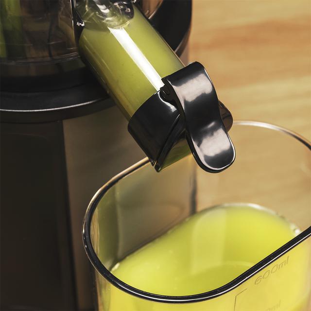 Juice&Live 2500 EasyClean Liquidificador de prensagem a frio, com 200 W de potência, filtro EasyClean de fácil limpeza e canal XL de dupla entrada para frutas e legumes inteiras.