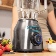 Power Black Titanium 2200MAX Smooth Blender com acabamentos em aço inoxidável, potência máxima de 2200 W, lâmina revestida em titânio preto e capacidade de 1,8 L.