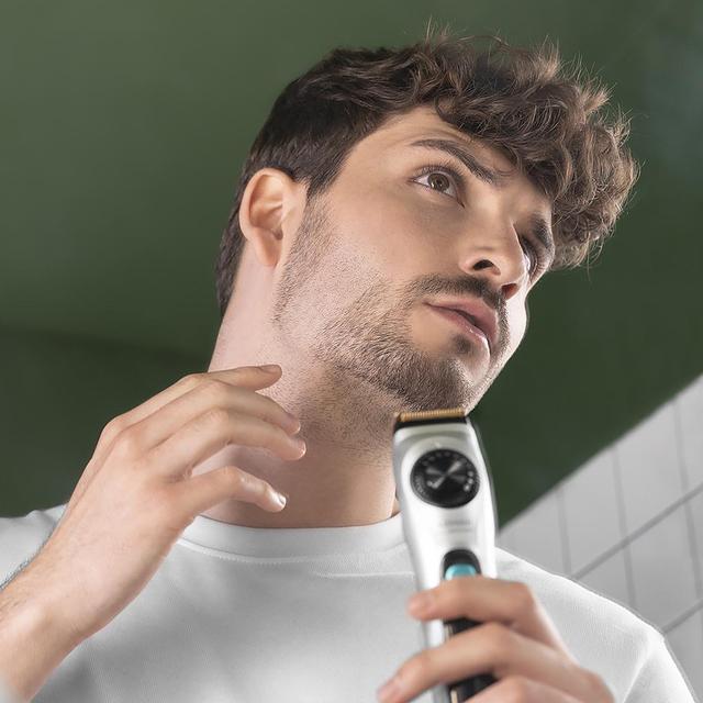 Uso del barbero CECOTEC Bamba PrecisionCare AllDrive Pro para perfilar barba