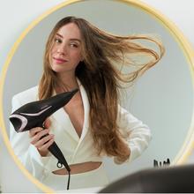 IoniCare &Go Glow Secador de cabelo dobrável com 2200 W de potência, ar frio, bocal e difusor.