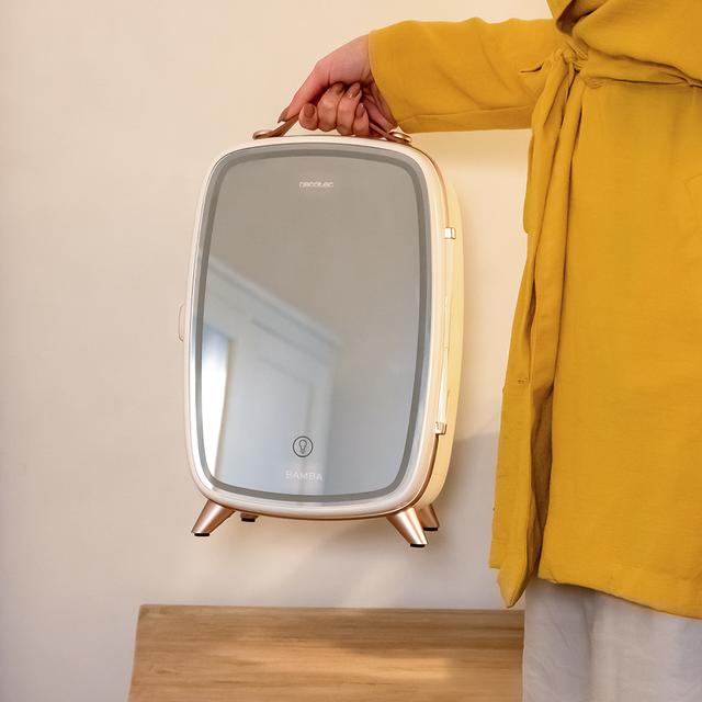 Bamba CoolingBeauty 6000 Mirror Mini frigo per cosmetici da 6 litri con specchio e luce LED