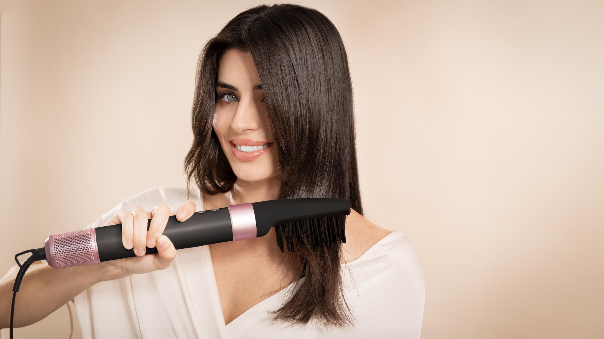 Cuida el cabello y reduce el encrespamiento.
