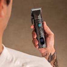 PrecisionCare Samurai Clipper Tondeuse sans fil avec lames en acier inoxydable, avec 10 peignes de 1,5/3/4,5/6/10/13/16/19/22/25 mm et 200 minutes d'autonomie.