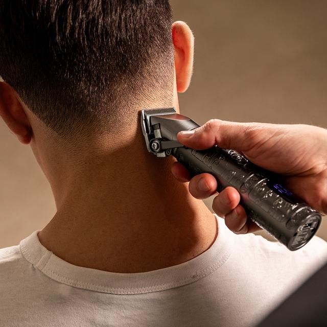 PrecisionCare Samurai Clipper Tondeuse sans fil avec lames en acier inoxydable, avec 10 peignes de 1,5/3/4,5/6/10/13/16/19/22/25 mm et 200 minutes d'autonomie.