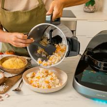 Mambo CooKing Unique Robot da cucina multifunzionale con dispenser di alimenti.