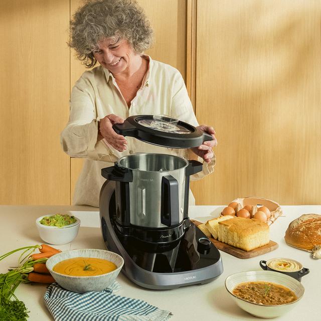 Mambo CooKing Total Gourmet Robot da cucina multifunzionale con dispenser di alimenti.
