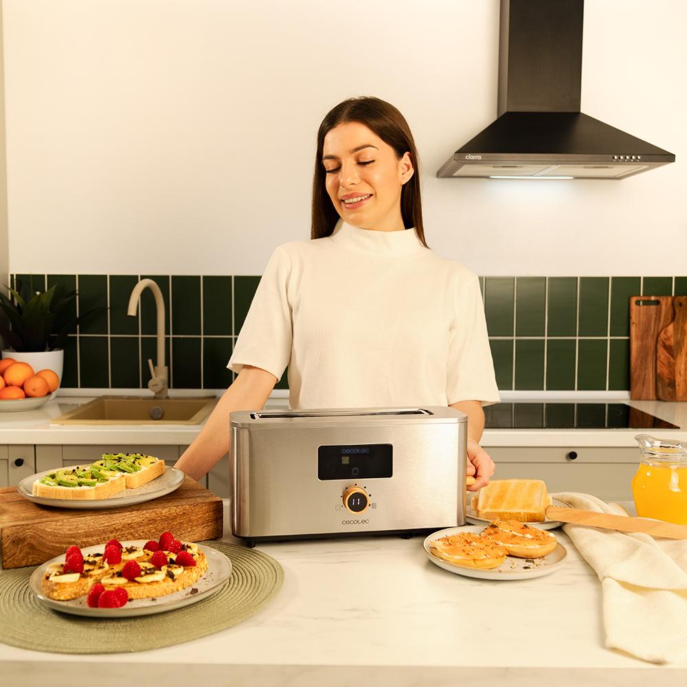 Tostador Cecotec Touch&Toast Extra en cocina con desayuno