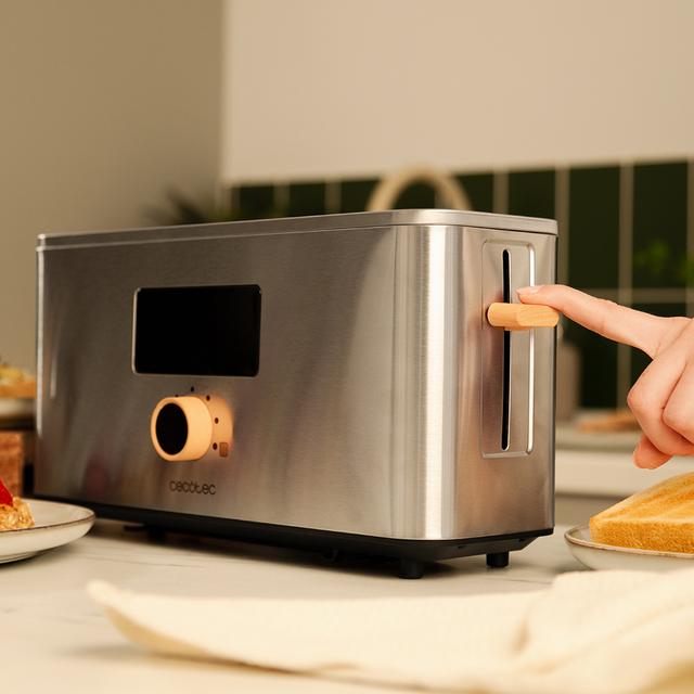 Grille-pain Touch&Toast Extra Vertical en acier avec fente longue, écran tactile et 1000 W de puissance.