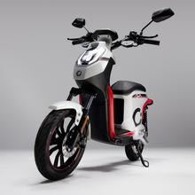 Cecotec Skull (Negro/Rojo) Con potencia máxima de 1200W y hasta 60 km de autonomía, perfecta para trayectos urbanos.L1eB (Equivalente a 49cc)