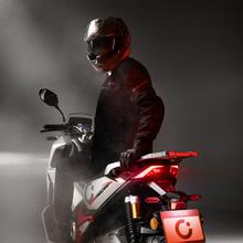 Cecotec Vulcano (Blanco/Rojo) Con una potencia máxima de 17000W y hasta 151Km de autonomía.Disponible en dos colores, combina: Estilo, potencia y tecnología.L3eB (Equivalente a 125cc)
