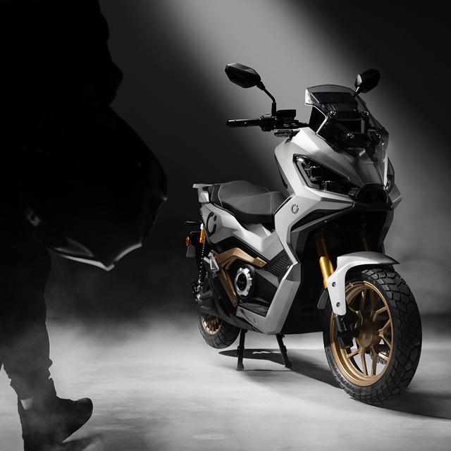 Cecotec Vulcano motocicleta eléctrica con una potencia máxima de 17000W y hasta 151Km de autonomía. Disponible en dos colores, combina: Estilo, potencia y tecnología. L3eB (Equivalente a 125cc)