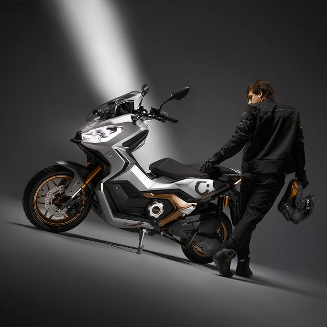 Cecotec Vulcano motocicleta eléctrica con una potencia máxima de 17000W y hasta 151Km de autonomía. Disponible en dos colores, combina: Estilo, potencia y tecnología. L3eB (Equivalente a 125cc)