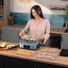 VitaDry Pro Deshidratador de alimentos con 5 bandejas de altura regulable, pantalla digital, tiempo ajustable hasta 48hs y temperatura regulable entre 35 y 70 grados.