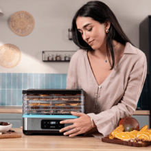 VitaDry Pro Deshidratador de alimentos con 5 bandejas de altura regulable, pantalla digital, tiempo ajustable hasta 48hs y temperatura regulable entre 35 y 70 grados.