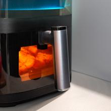 Cecofry Neon 5000 Diät-Fritteuse mit 5-Liter-Kochbereich mit Wasserspray, Touch-Steuerung und leuchtendem Design.