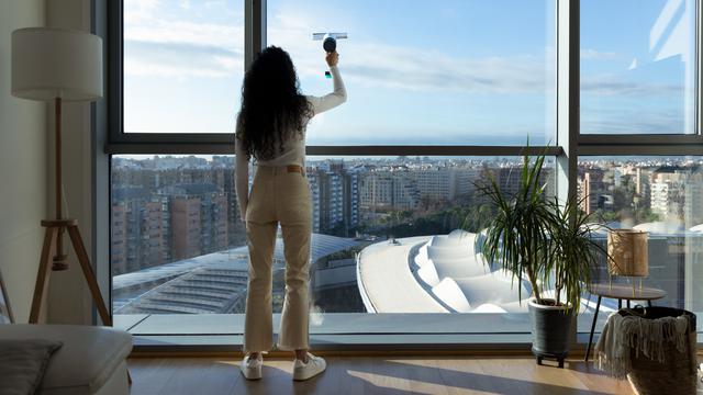 Aspirapolvere Lavavetri Conga PopStar Glass Vital. Spruzza, pulisce e aspira, 30 Minuti di Autonomia, Batteria da 3,7 V, Pulisce fino a 75 m2, Include Flacone Spray con Panno.
