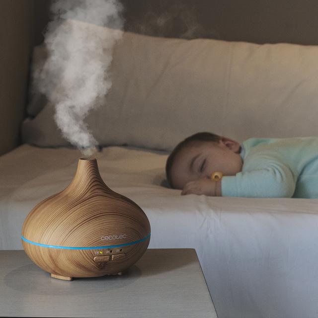 Pure Aroma 150 Yang Humidificateur ultrasonique et diffuseur d’arôme 150 ml. Minuterie 3 heures. 7 couleurs LED. Fonction Aromathérapie. Ultrasilencieux.