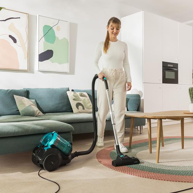 Uso del aspirador Cecotec Conga Rockstar Multicyclonic en alfombra