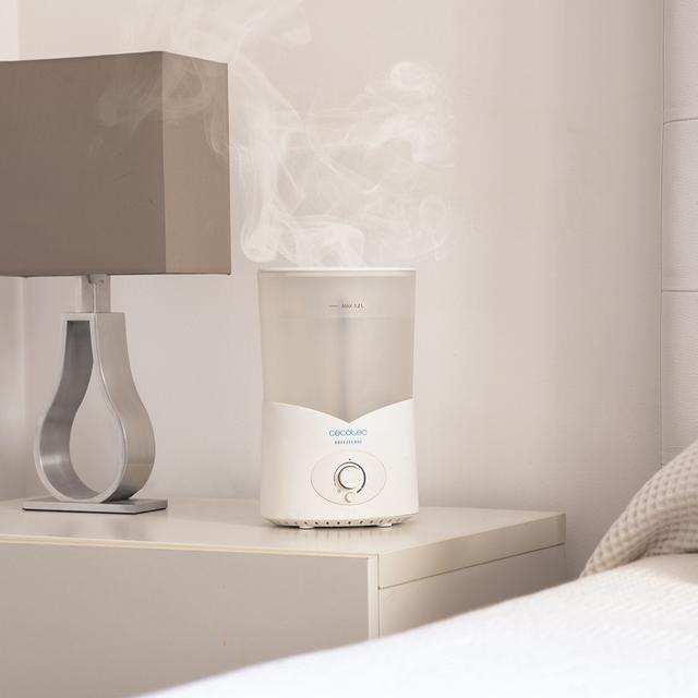 BreezeCare 2000 Light. Humidificador de 25 W, Humidificación 200 ml/h, Depósito 1,2 litros, Salida de vapor 360º, Control Manual, Luz LED, Cobertura hasta 30 m2