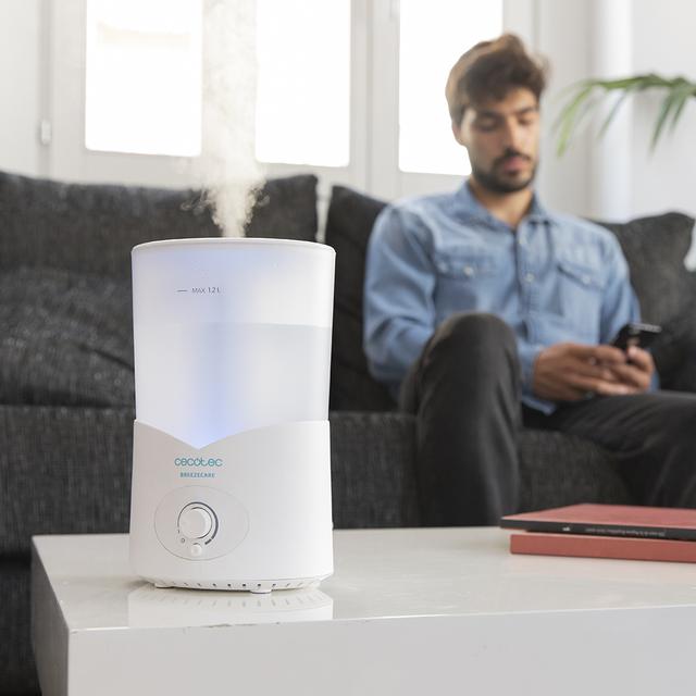 Umidificatore BreezeCare 2000 Light. 25 W, umidificazione 200 ml/h, serbatoio 1,2 litri, uscita vapore 360º, controllo manuale, Luce LED, copertura fino a 30 m2